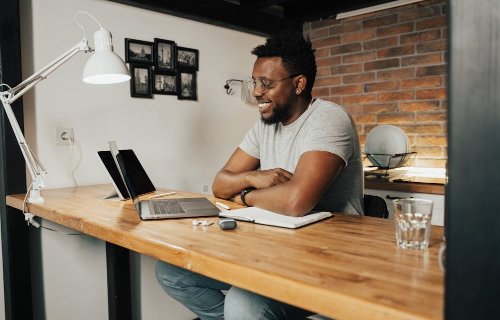 Idées innovantes pour optimiser votre espace de travail à la maison